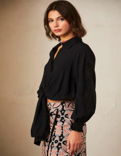 Camisa anudada negro NKN...