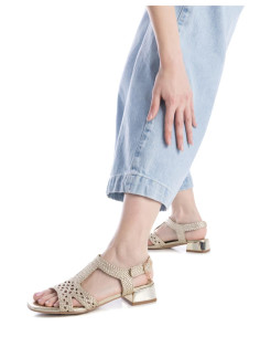 Sandalias de tacón bajo XTI