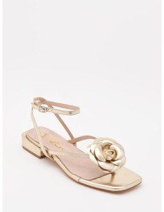 Sandalia plana flor oro Azarey