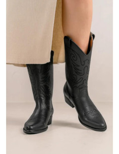 Bota tejana bordada negra...