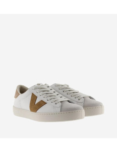 Deportiva blanca con logo...