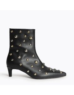 Botín con tacón bolas negro...
